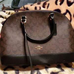 Coach - Signature Sierra Satchel